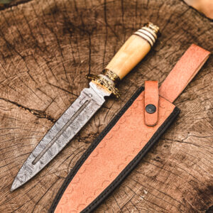 White Dagger — Elegant Ceremonial Blade