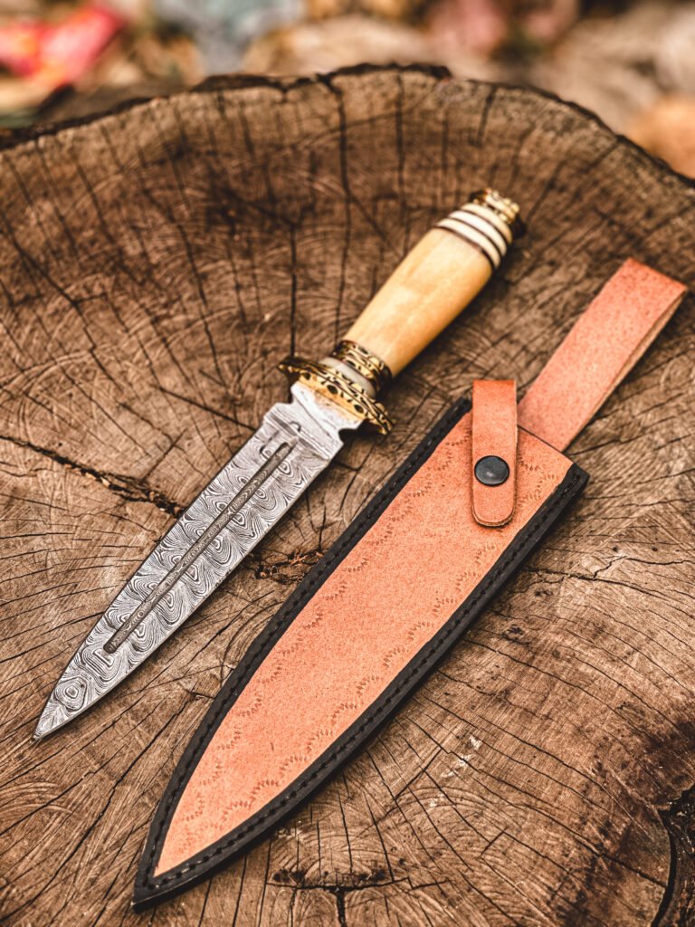 White Dagger — Elegant Ceremonial Blade