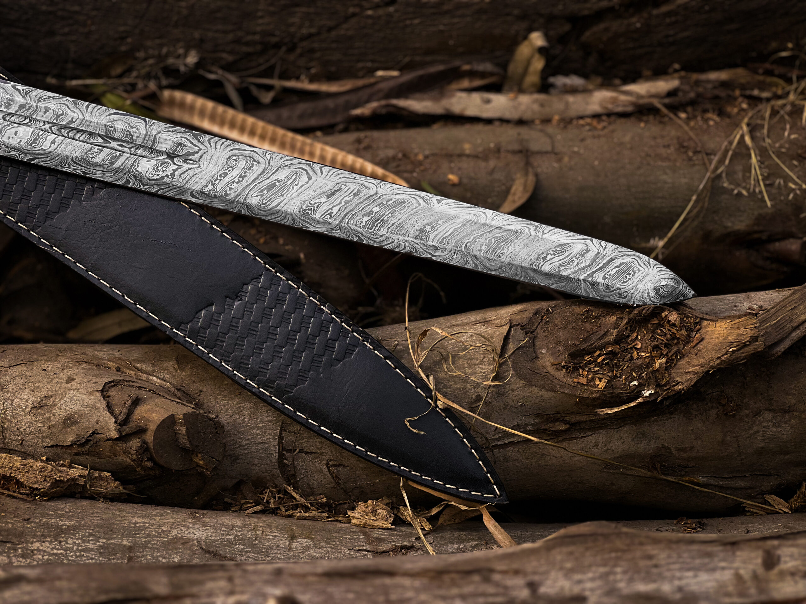 Hand forged Damascus Glambdring Sword - Image 8