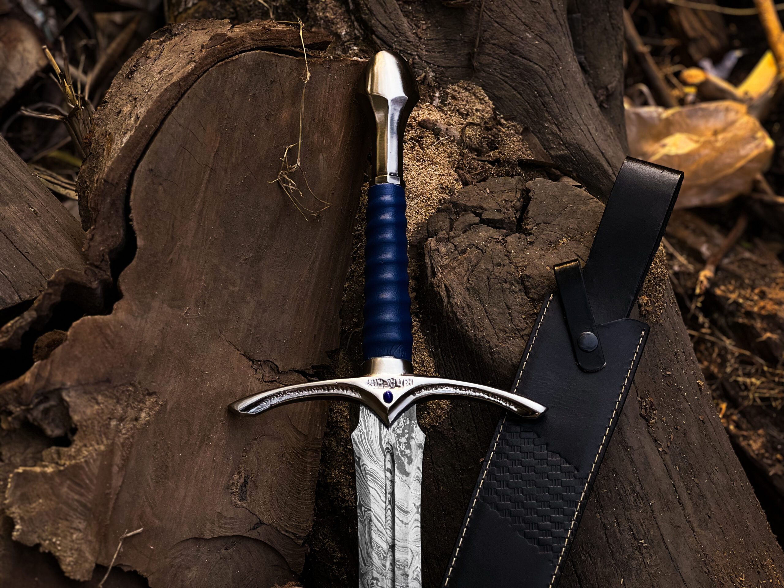 Hand forged Damascus Glambdring Sword - Image 10
