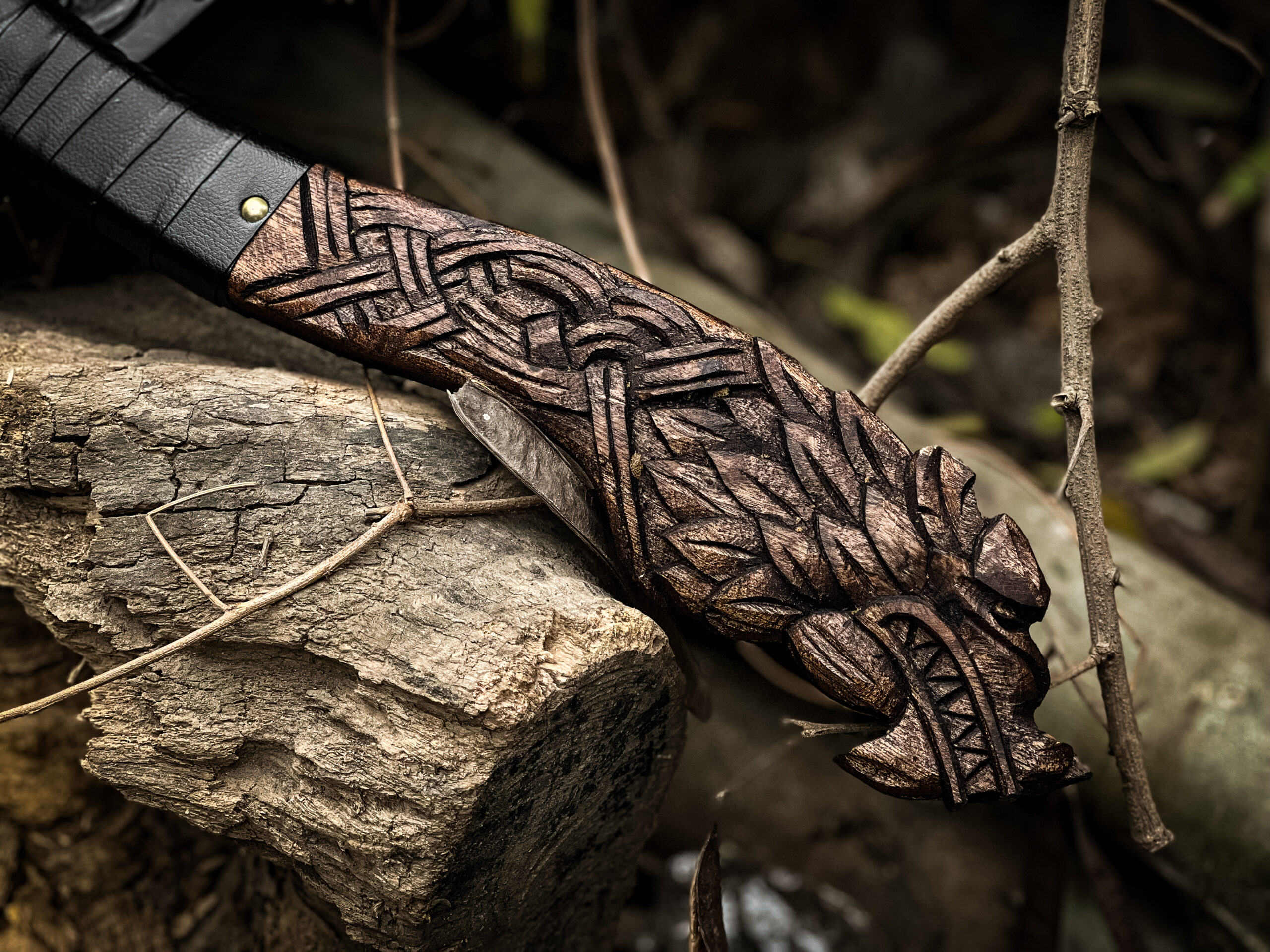 Hand Forged Viking Wolf Axe & Shield Set - Image 6